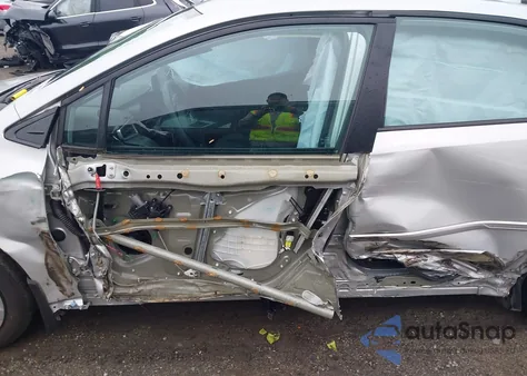 2022 Toyota Corolla Le from USA, damaged, VIN 5YFEPMAE3NP312751